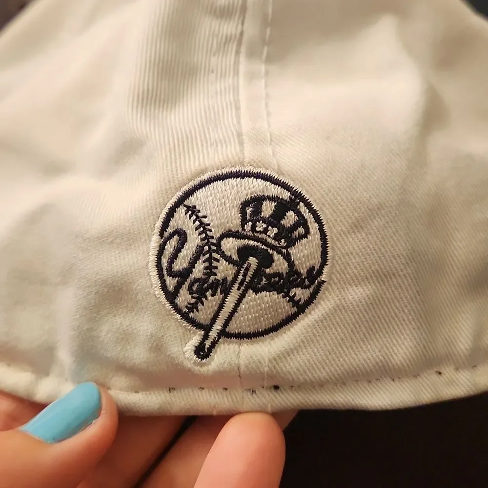 MLB New York Yankees White & Black 59Fifty Baseball Hat Cap